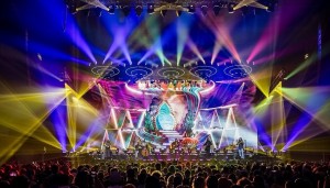 Chauvet helps Lüz Studio create vibes for Billy Strings