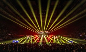 La Raíz return to the stage with Ayrton Cobra light show